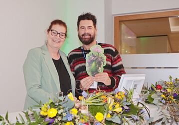 Andrea Hlker, Projektleiterin der IPM ESSEN, und Michael Perry, als Influencer bekannt unter dem Namen Mr. Plant Geek", freuten sich schon vor Messestart ber die 40. Ausgabe der Weltleitmesse.