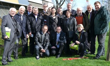 Die Delegation des Ernhrungsausschusses (mit Vertretern von ZVG und DBG) waren von der Prsentation der grtnerischen Leistungsfhigkeit auf der igs 2013 begeistert.