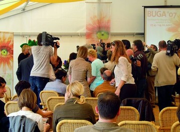 Reges Interesse fr die Geschftsfhrung: Die Vorerffnung der 
Buga war mit 150 Medienvertretern gut besucht