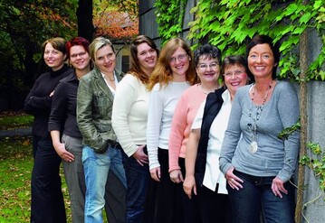Die Mitarbeiterinnen des Zentrums fr Betriebswirtschaft im Gartenbau (v.l.): Anne Schubach, Mareike Weienborn, Iris Angela Goy, Marianne Dister, Anne-Lotte Ostbomk, Christine Hauk, Bettina Czyperreck und Geschftsfhrerin Dr. Doris Lange 