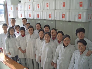 Mitarbeiter von Bock Bio Science in China Werkbild