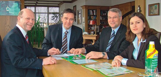 Geschftsfhrerin Michaela Aurenz mit ihren Geschftsfhrungskollegen (von rechts) Wilhelm Lbbert, Harald Vitocco und Franz Locher