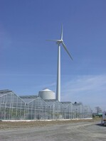 Der kanadische Betrieb Bulk baut auf Plexiglaseindeckung, Holzheizung und Windkraft