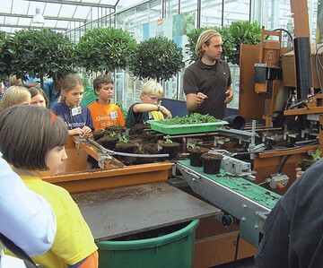 An der Topfmaschine konnte es vielen Kinder zuerst gar nicht schnell genug gehen