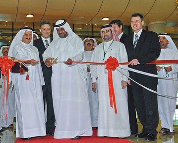 Erffnung der IPM Dubai 2007. Von links: Dr. Mohammed Saeed Al Kindi, Minister fr Umwelt und Wasser, Michael Mller, Geschftsfhrer von Planetfair Dubai, Seine Hoheit Scheich Ahmed bin Saeed Al Maktoum, Ibrahim Ali, Marketing-Direktor des Dubai Flower Centres, Egon Galinnis, Geschftsfhrer der Messe Essen
