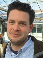 Mathias Buschmann ist Inhaber eines Blumenfachgeschäfts. Der Familienbetrieb besteht bereits seit 1928 und wird in vierter Generation geführt.