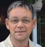 Der Florist Rainer Hanschmann führt zusammen mit seinem Bruder und Gärtnermeister Bernd Hanschmann ein Blumengeschäft plus eine kleinere Gärtnerei.