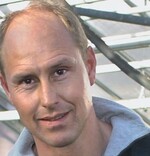 Tim-Hermann Kordes ist einer der drei Inhaber und Geschäftsführer der Firma W. Kordes & Söhne, Sparrieshoop. Das Unternehmen züchtet und produziert Rosen.