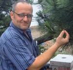 1 Jens Varnskühler verfügt über langjährige Erfahrungen im Bereich der Mikrovermehrung und ist etwa alle 4 bis 6 Wochen eine Woche lang in China vor Ort