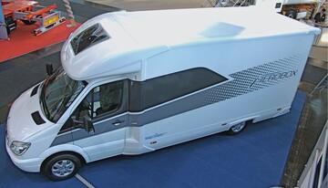 Strmungsgnstiger Schnling: Die Verwandtschaft zum Wohnmobil ist dem aerodynamisch optimierten Sprinter ins Gesicht geschrieben