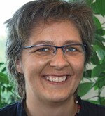 Heidi Schroth <br />
ist Branchensekretärin im Bundesvorstand der IG Bauen-Agrar-Umwelt. Sie koordiniert die Branchen- und Tarifpolitik im Erwerbsgartenbau und in der Floristik. Auf der IPM ist Heidi Schroth zu treffen am Stand der IG BAU (Halle 1A, 202).