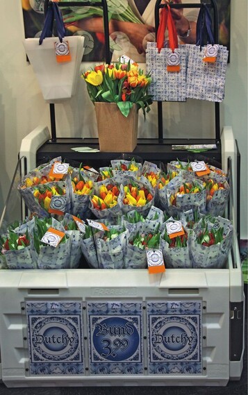 Von links: Der niederlndische Anbieter Bercomex Retail stellte mit dem Konzept „Frrresh...“ eine neue Khlbox fr die qualittssichernde Prsentation von Schnittblumen vor 