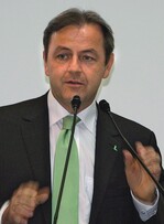 5 Bundesminister Nikolaus Berlakovich eröffnete die Messe. Er forderte einen Krisenfonds, um in Situationen wie bei EHEC schneller helfen zu können.