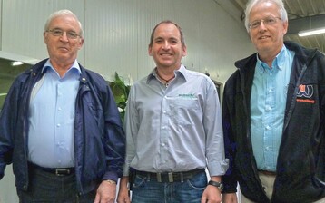 Der Blumengrohndler und Direktor des Unternehmens Wim Wesseling, Mainflora-Chef Stefan Burger und Filialleiter der Wesseling GmbH Marius van der Meij (von links) bilden ein starkes Team in Zeil am Main. 