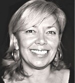 Eva Schumann ist Dipl.-Ing. (FH) für Gartenbau. Sie wechselte nach 15 Jahren im Gartenbau in die IT- und Telekommunikationswelt, wo sie mehrere Jahre als technische Fachredakteurin und Web-Content-Verantwortliche arbeitete. Heute ist sie freiberuflich in Sachen Texte & Kommunikation tätig (www.evaschumann.biz).