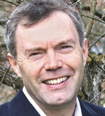 Martin Trüssel ist Gärtnermeister und Verlagsleiter des Schweizer Fachmagazins „dergartenbau“. Außerdem ist er engagierter Höhlenforscher und Verfasser verschiedener naturkundlicher Fachpublikationen.