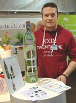 2 „Le Petit Brin“ von Quentin Penvern (im Bild) und Fanny Gareau vermarktet regional typische Pflanzen und Biskuits in einem gemeinsamen Produkt.