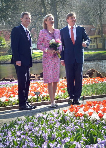 Bettina Wulff erffnete in Begleitung ihres Gatten Christian Wulff und dem niederlndischen Kronprinzen Willem-Alexander die Frhlingssaison auf dem Keukenhof Holland.