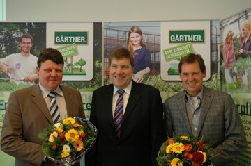 Andreas Krger (li.) ist neuer Vizeprsident des Gartenbauverbandes Nord, Schatzmeister Manfred Piepereit (re.) wurde im Amt besttigt.