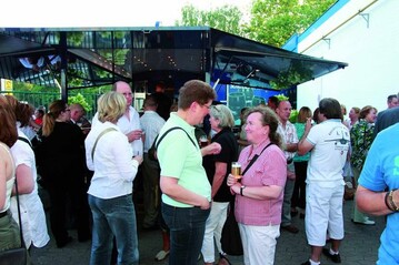 Fachsimpeln am Pavillon

