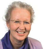 Christiane James
betreut in „DEGA PRODUKTION & HANDEL“ die
Fachinhalte für Friedhofsgärtner und ist für unser
Magazin auch auf Veranstaltungen und in Betrieben
unterwegs.