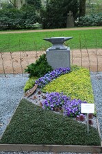 Für die außergewöhnliche Leistung bei der Frühjahrsbepflanzung erhielt der Auszubildende Sebastian Möhle (Friedhofsgärtnerei Timme, Bonn) einen Sonderpreis des Preisgerichtes.