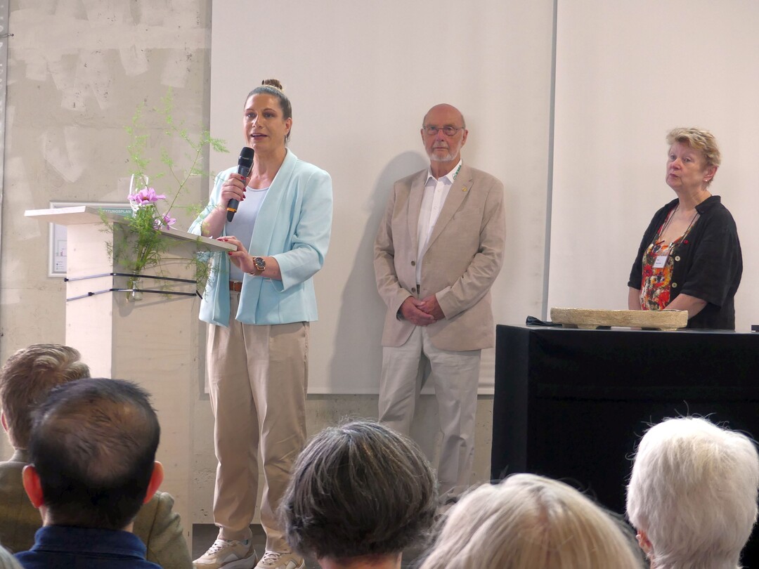 Lydia Frotscher mit Elmar Heil und Beate Zieroth.