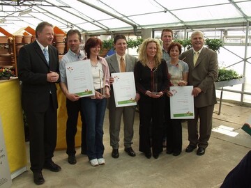 Von links: Staatssekretr 
Gnter Eymael, Karl und Kristine Rehner aus Bad Kreuznach, Friedhelm und Heike Fink aus Kettig, Michael und Bettina Heinz aus Gensingen sowie Landesverbands-Prsident Claus Valentin Litz