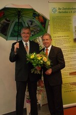 Ernst Burgbacher (links), Parlamentarischer Staatssekretär im Bundeswirtschaftsministerium, stellte
die wirtschafts- und energiepolitischen Ziele der Bundesregierung dar.