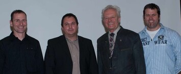 Die Fhrungsspitze des Bayerischen Grtnerei-Verbandes im Bezirk Schwaben (v.l.n.r.): Herbert Blessing fr den Gemsebau, Andreas Zwickel als Bezirksvorsitzender, Karl Hartmann fr die Friedhofsgrtnereien und Stephan Hntsche fr die Einzelhandelsgrtnereien. 