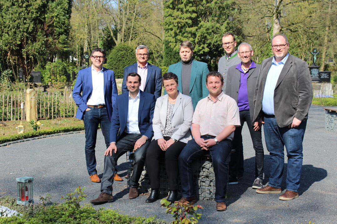 (hinten v.l.n.r.) Dirk Klein, Uwe Zimmer (Kln), Andr Westphal (Hamburg), Stephan Jrgenliemk (Bayern), Michael Ballenberger, Matthias Hittel, (Frankfurt); (vorne v.l.n.r.) Alexander Knig (Hamburg), Katrin Baumann (Lbeck), Thomas Gtz (Bayern)