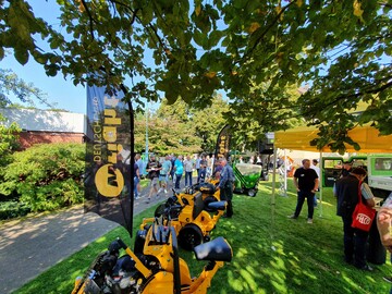 Am 7. September 2023 findet im Bildungszentrum Gartenbau der Landwirtschaftskammer NRW die Fachausstellung Friedhofstechnik statt.
