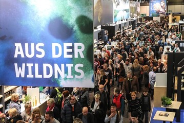 ber groes Interesse an Produkten der arktischen Landwirtschaft freute sich das Partnerland Finnland, das unter dem Motto "Aus der Wildnis" ausstellte..