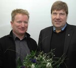 Der Präsident des Gartenbauverbandes Nord, Andreas Lohff (re.), gratuliert Thomas Heinemann zur Wahl als Landespräsident der Landesgruppe M-V im Gartenbauverband Nord.