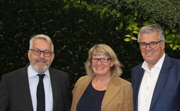 Renate Behrmann wird Ausstellungsbevollmchtigte der DBG fr die BUGA Heilbronn 2019. Hier mit Jochen Sandner, Geschftsfhrer der Deutschen Bundesgartenschau-Gesellschaft (links) und BUGA-Geschftsfhrer Hanspeter Faas.