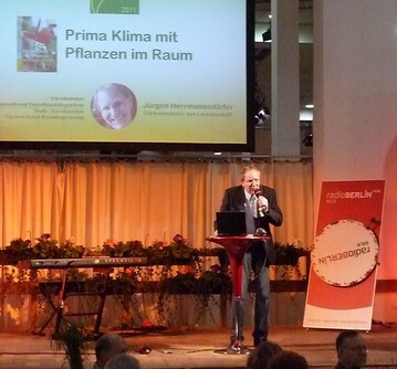 Jrgen Herrmannsdrfer, Vorsitzender des Bundesverbands Einzelhandelsgrtner, hielt ein Referat zur Bedeutung von Pflanzen in Innenrumen.