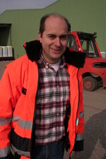 Begeistert von seiner Arbeit: Hans-Georg Schoon führt freundlich, kompetent und mit vielen Hintergrundinfos durch das Werk.