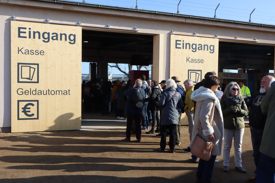 Von Beginn an war der Besucherandrang gro.