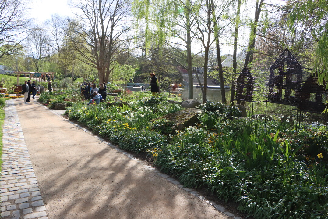 Der Luisenpark mit seinen schattenspendenden alten Gehlzen wird an heien Tagen im BUGA-Sommer sicherlich besonders gern aufgesucht.