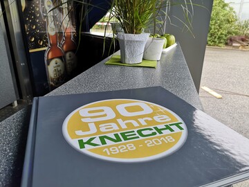 Firma Knecht aus Metzingen lud Mitte Juli zum Tag der Einrichtung ein. Neben spannenden Vortrgen hatten die Besucher die Mglichkeit den Betrieb in Fhrungen nher kennenzulernen.
