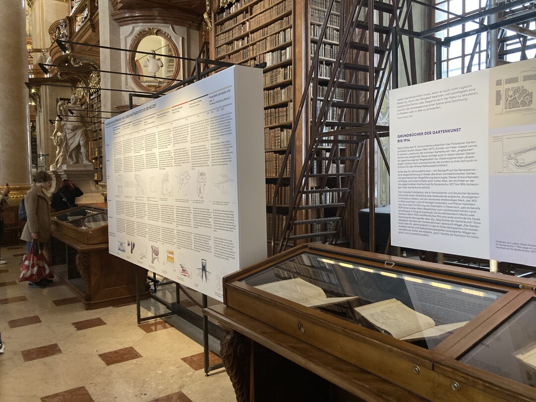 Ausstellung "Von Gärten und Menschen" im Prunksaal der Österreichischen Nationalbibliothek in Wien, noch bis 5. November 2023