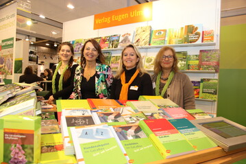 Auch das Team des Verlags Eugen Ulmer am Stand 1C39 in Halle 1 freut sich auf die IPM und viele Gesprche. Dort finden Sie auch unsere Gartenbauredaktion.