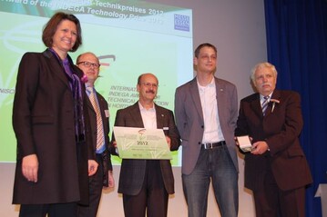 Bundeslandwirtschaftsministerin Ilse Aigner (von links), Juryvorsitzender Dr. Hans-Peter Rmer, Dr. Hartmut Schmeil und Dominik Bretz, beide RAM Herrsching, und INDEGA-Prsident Professor Dr. Matthias Diezemann
