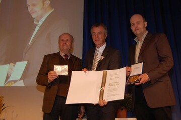 Der Gartenbaupreis NRW 2011 sorgte fr strahlende Gesichter bei den Preistrgern der Firma Otto Schmitz Hbsch GbR aus der Nhe von Meckenheim.