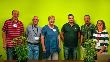 Der neu gewhlte ISU-Vorstand (v.l.): Aad Vollebregt (NL), ISU-Prsident Dr. Andres Altwegg (CH), Beate Zillmer (D), Stellvertretender Prsident Rickard Nordstrm (S) und Michel Le Damany (F) sowie die Geschftsfhrerin der ISU, Tina Banse (D). 