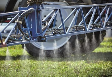 Eine neue Studie bewertet Potenziale und Kosten von Verfahren zur Minderung des Pflanzenschutz- und Dngemitteleinsatzes in der Landwirtschaft.