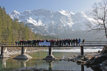 Die Junggrtner bei der diesjhrigen Frhjahrs-Mitgliederversammlung vom 7. bis 9. Mrz 2014 in Grainau vor der Zugspitze