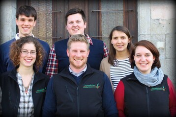 Der neue Bundesvorstand (von links) vordere Reihe: Raphaela Gerlach, Florian Kaiser, Kathy Deilen; hintere Reihe: Maximilian Morbach, Christian Wening, Katharina M. Eer.