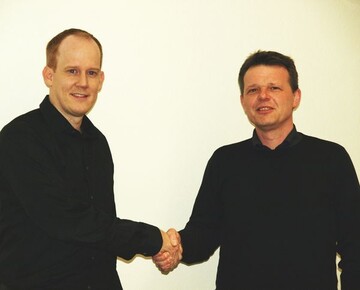 Dr. sc. agr. Jrg Mehrtens, Geschftsfhrer von Proplanta GmbH & Co. KG (links) und Steffen Meier, Leiter der Online-Redaktion beim Verlag Eugen Ulmer, freuen sich ber die zuknftige Kooperation