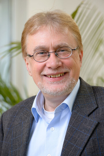 Hans-‐Jrgen Luck